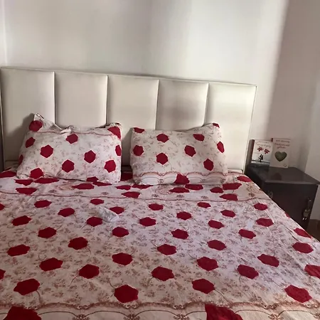 Couette-café House *